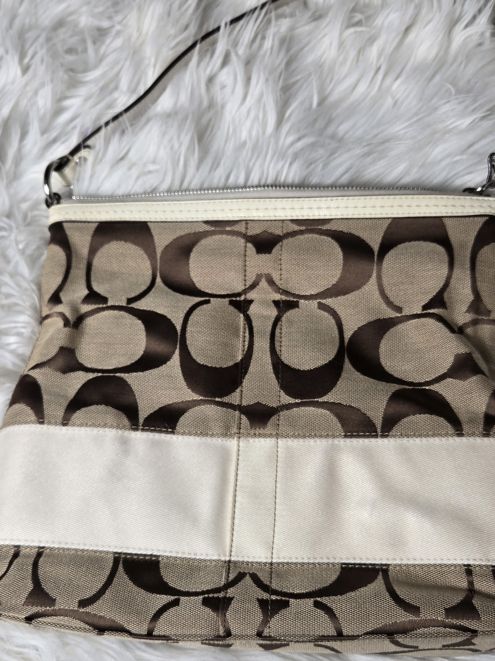 Coach Brown Signature Canvas and Cream Trim Shoulder Bag - Picture 4 of 6
